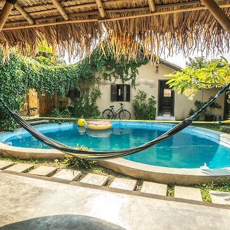 Losmanos Hostel Yogyakarta Exterior photo