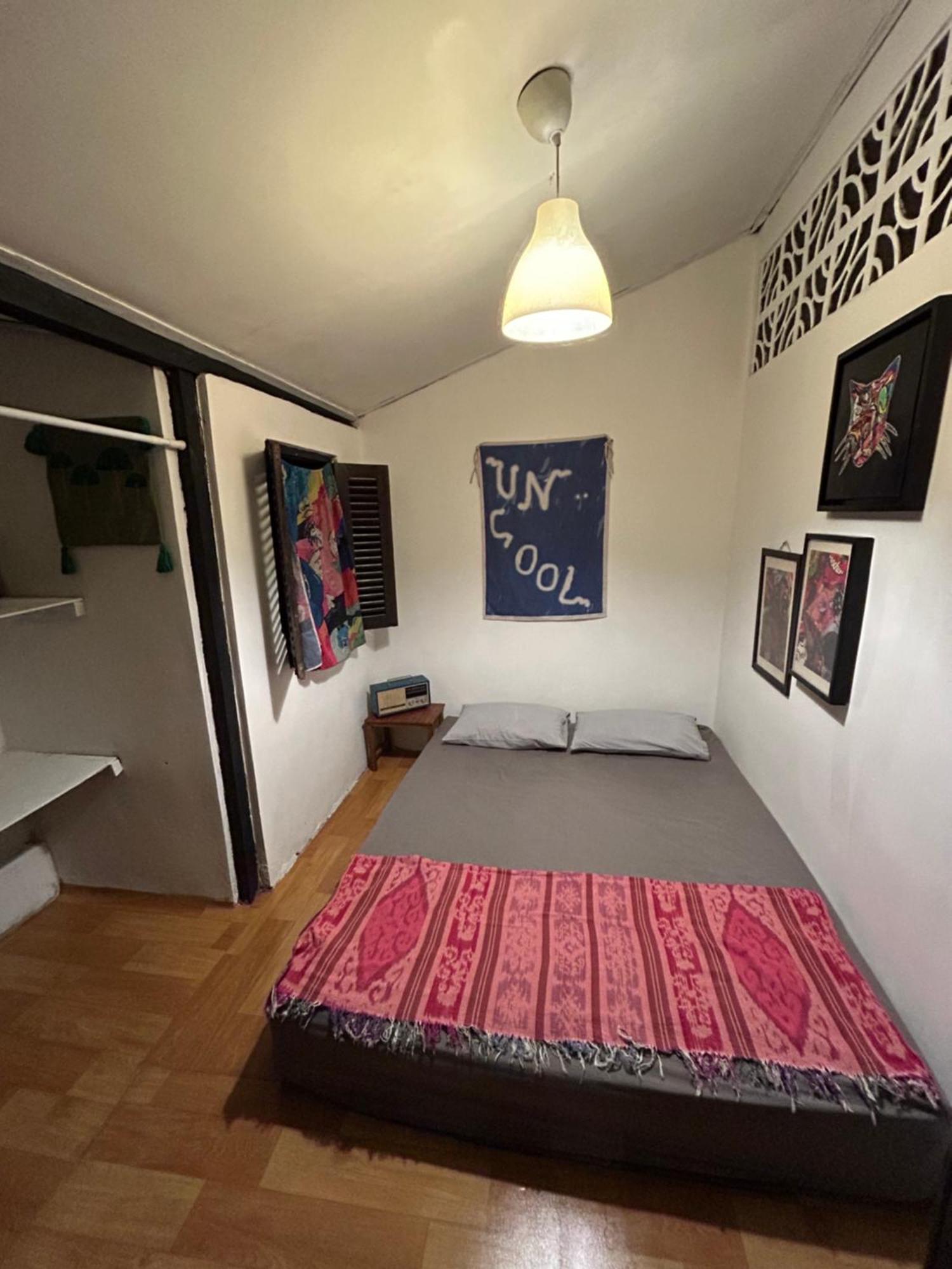 Losmanos Hostel Yogyakarta Exterior photo